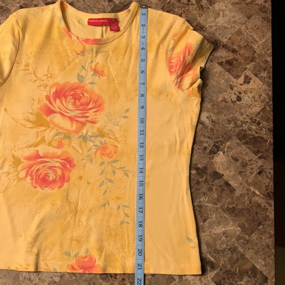 Gloria Vanderbilt tshirt - Picture 4 of 5